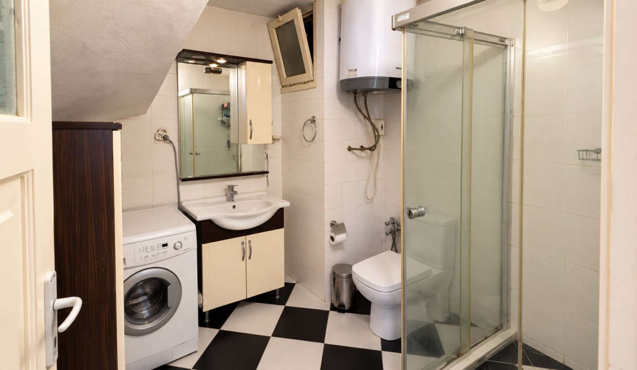 Küçük ve Şık Modern Banyo