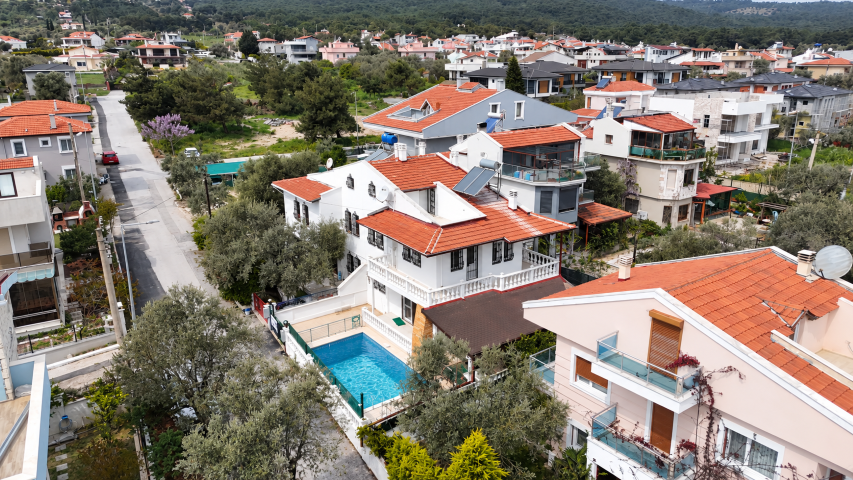 Turkuaz Havuzlu Akdeniz Mahallesi (Small)