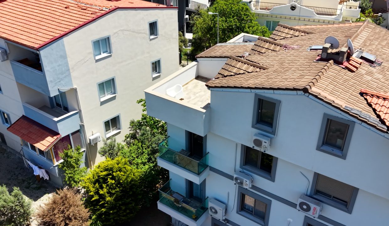 dron.00_04_05_21.Still014