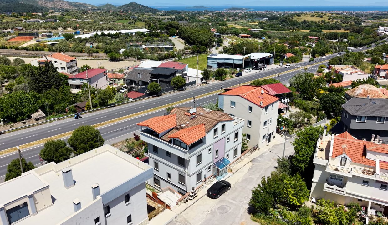 dron.00_07_37_29.Still024